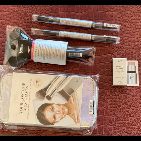 IT Cosmetics Brush Set Bundle Deal NEW